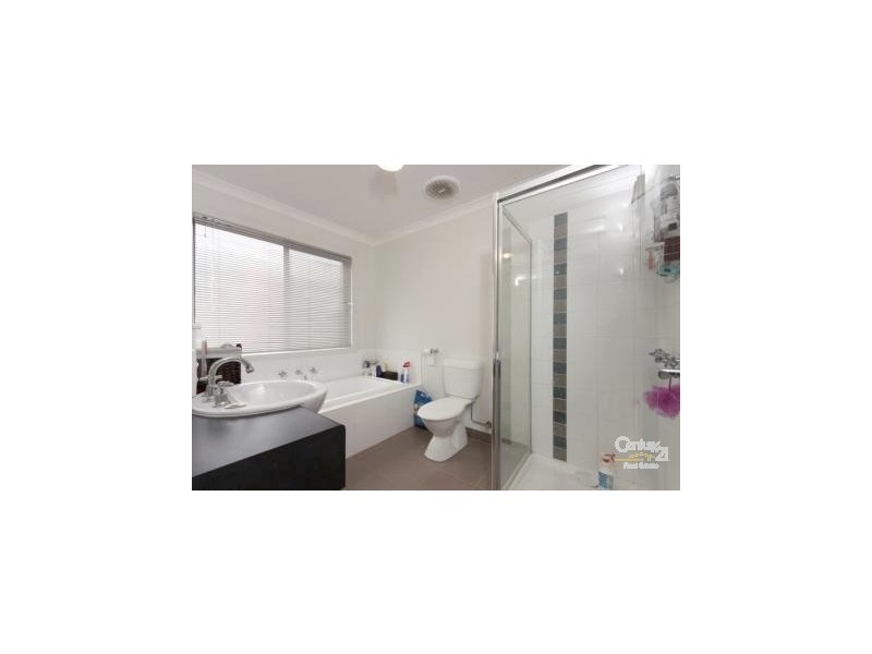 7 Wildcherry Ave, Pakenham VIC 3810