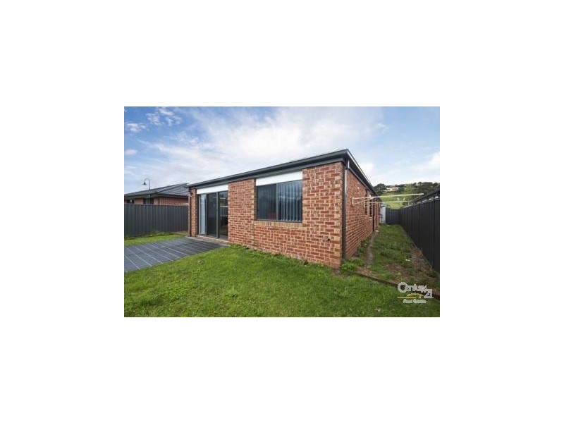 7 Wildcherry Ave, Pakenham VIC 3810