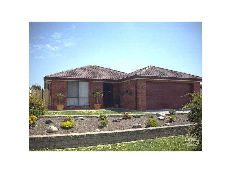 5 Arnica Close, Hampton Park VIC 3976