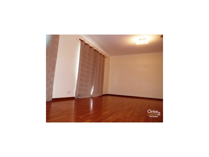 28 Beckington Cres, Hampton Park VIC 3976