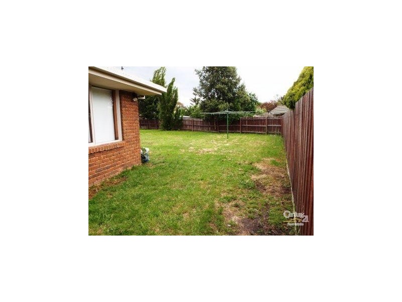 28 Beckington Cres, Hampton Park VIC 3976