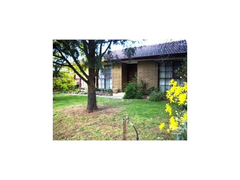 2 Hampton Drive, Hampton Park VIC 3976