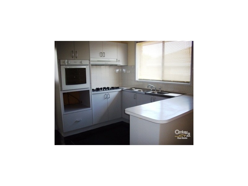 77 Warana Drive, Hampton Park VIC 3976