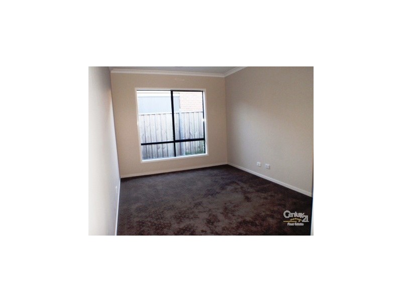 31 Mermaid Grove, Lyndhurst VIC 3975