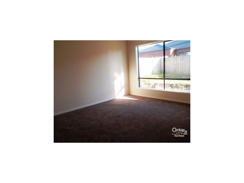 31 Mermaid Grove, Lyndhurst VIC 3975