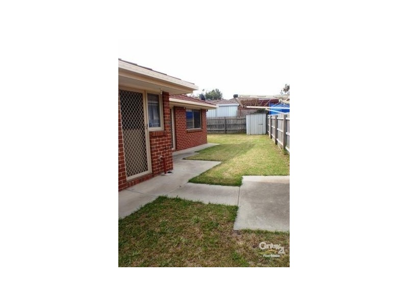 6 Amber Drive, Hampton Park VIC 3976