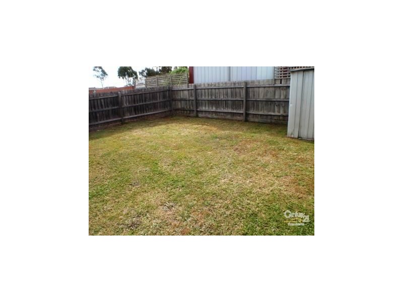 6 Amber Drive, Hampton Park VIC 3976