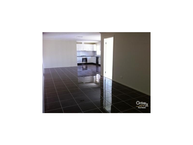 33a Pomegranate Way, Pakenham VIC 3810