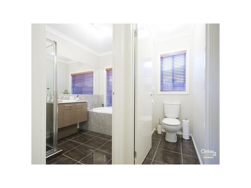 24 Island Circuit, Lyndhurst VIC 3975