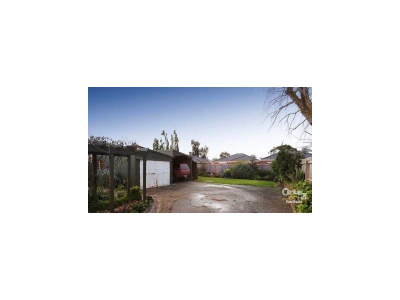 1 Thomas Street, Pakenham VIC 3810