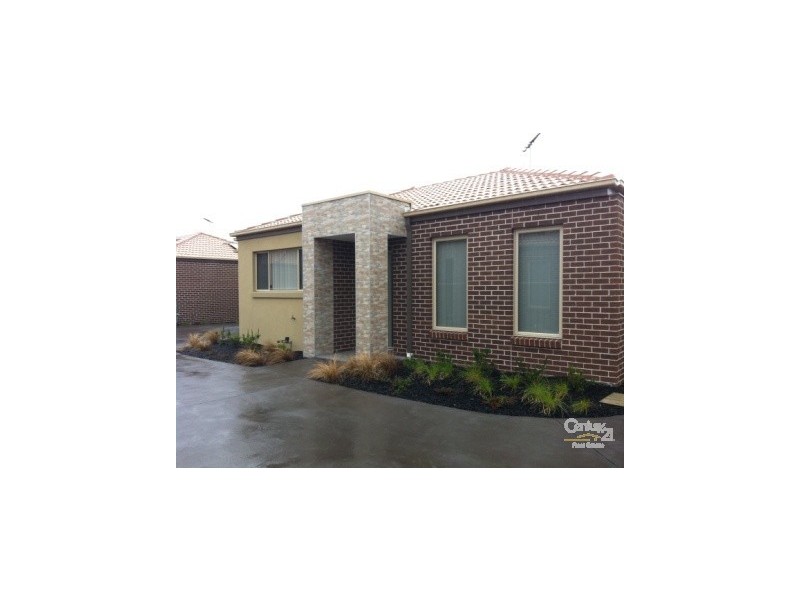 3/1 Walnut Way, Pakenham VIC 3810
