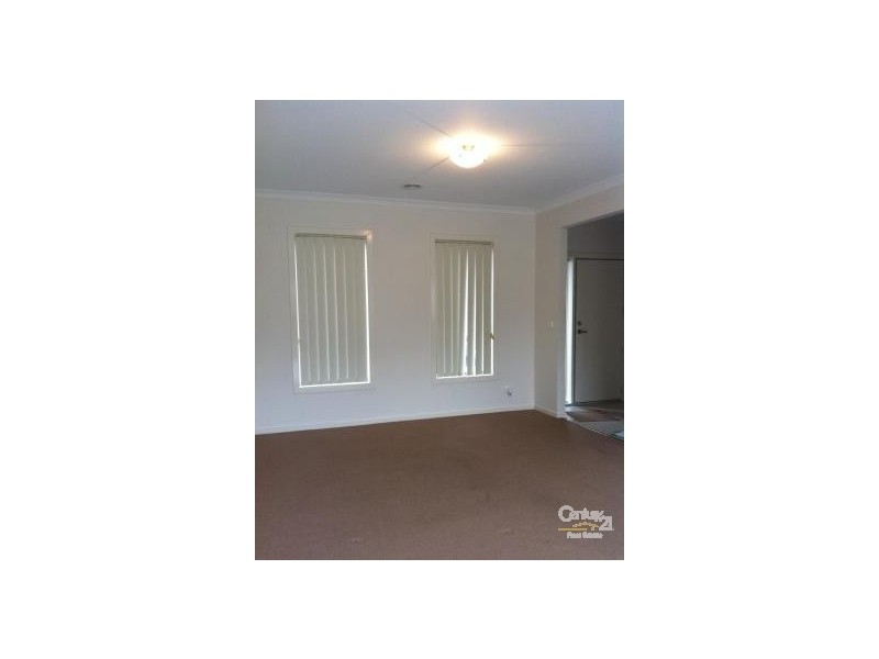 3/1 Walnut Way, Pakenham VIC 3810