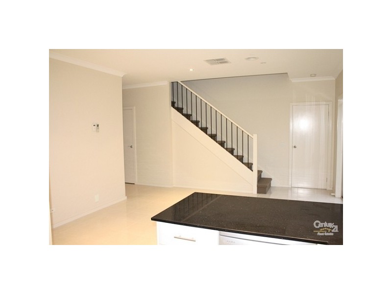 5/12-14 Kingsfield Crescent, Lynbrook VIC 3975