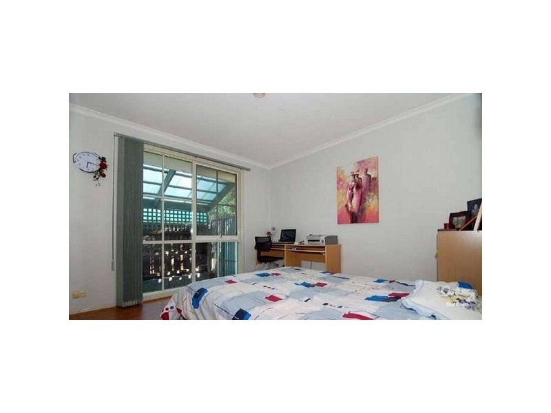 16 Branton Drive, Hampton Park VIC 3976