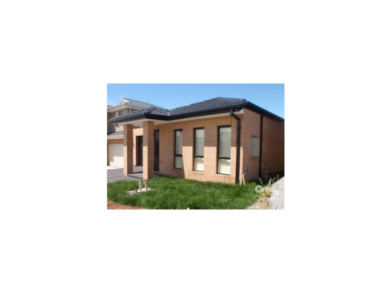 8 Karlson Way, Cranbourne North VIC 3977