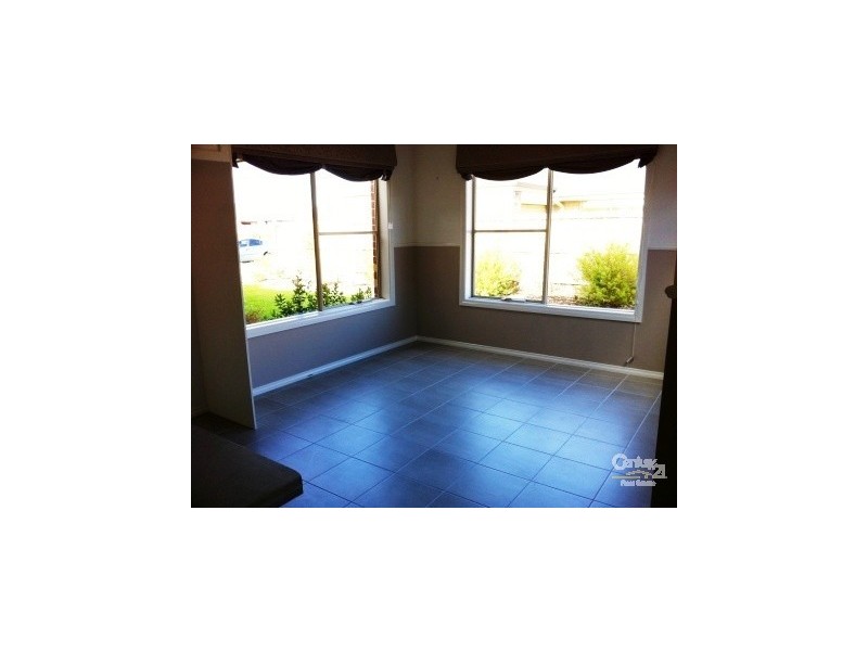 12 Mallett Grove, Lyndhurst VIC 3975