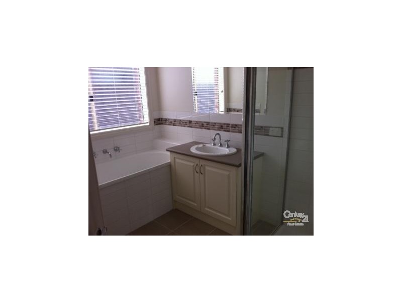 12 Mallett Grove, Lyndhurst VIC 3975