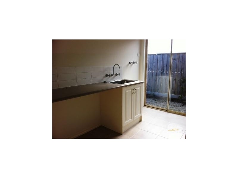 12 Mallett Grove, Lyndhurst VIC 3975