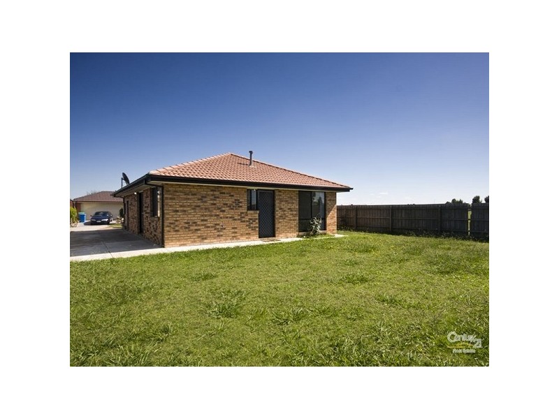 19 Mingay Court, Cranbourne West VIC 3977