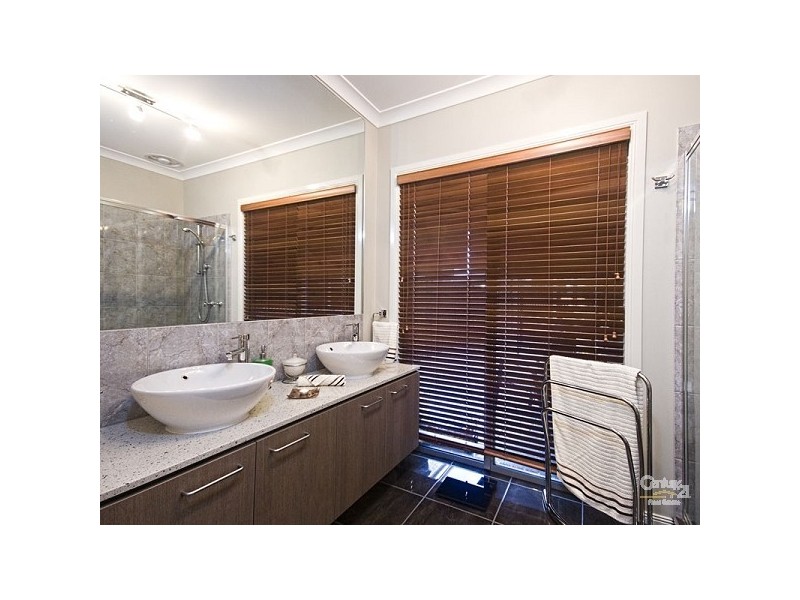 24 Island Circuit, Lyndhurst VIC 3975