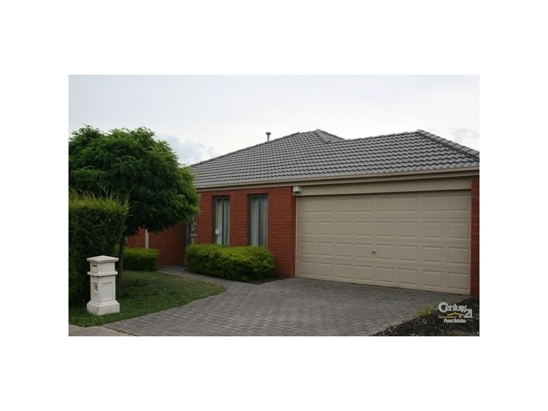 46 Silver Creek Drive, Lynbrook VIC 3975
