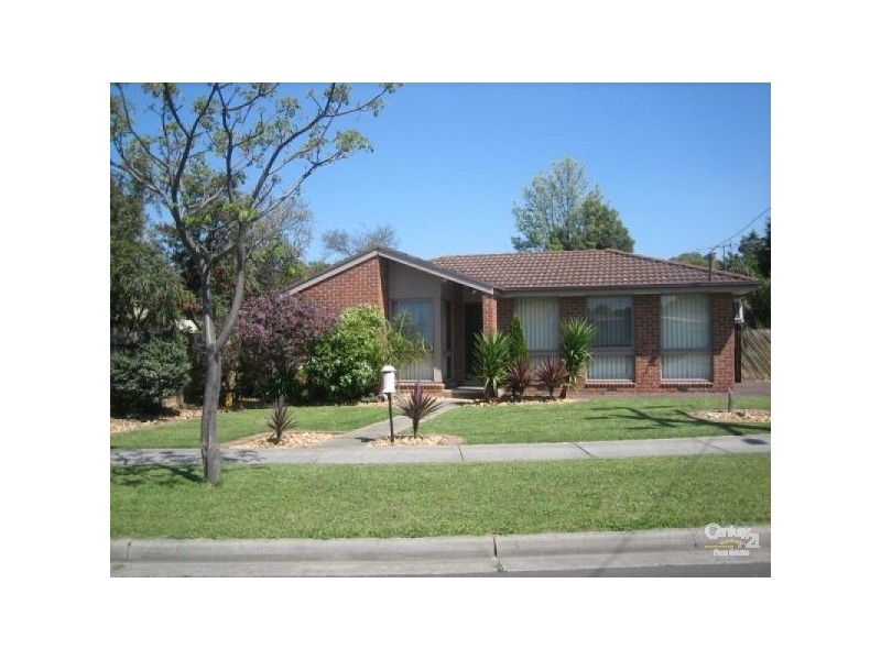 13 Strong Drive, Hampton Park VIC 3976