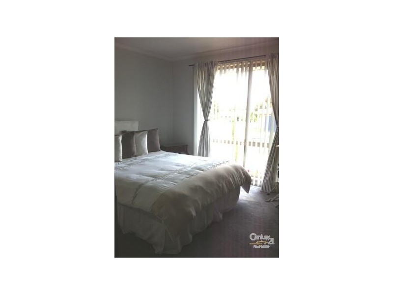 1/69 Warana Drive, Hampton Park VIC 3976