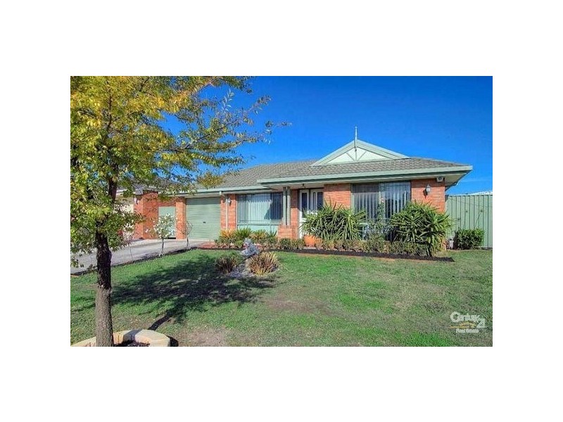 11 Macleod Way, Lynbrook VIC 3975