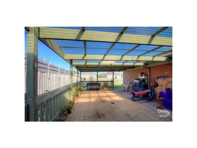 11 Macleod Way, Lynbrook VIC 3975