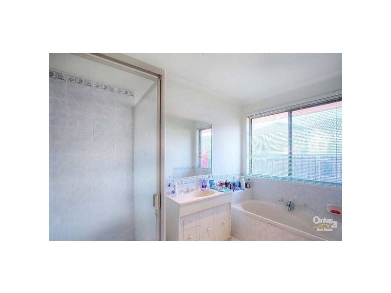 11 Macleod Way, Lynbrook VIC 3975