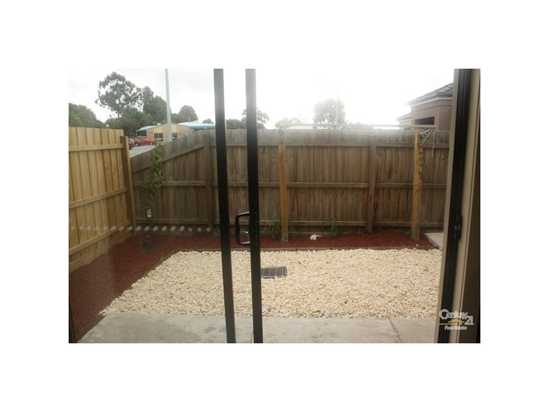 1/39-41 Coral Drive, Hampton Park VIC 3976