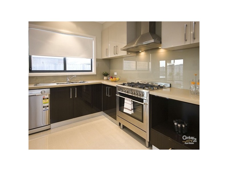 14 Peisley Crescent, Cranbourne East VIC 3977