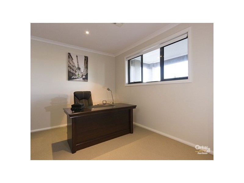 14 Peisley Crescent, Cranbourne East VIC 3977