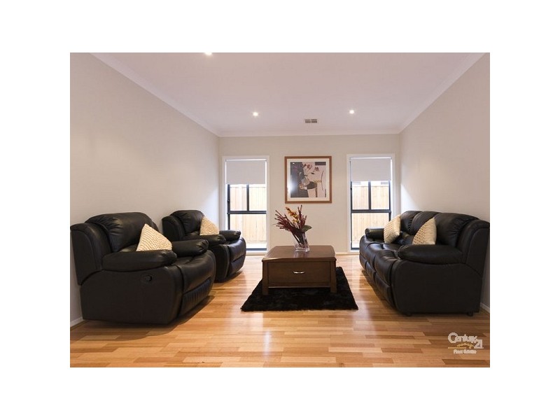 14 Peisley Crescent, Cranbourne East VIC 3977