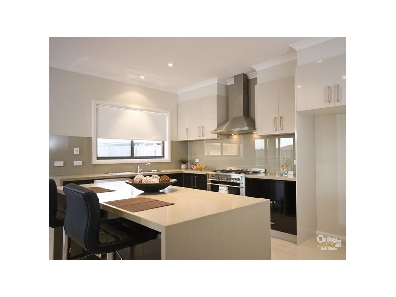 14 Peisley Crescent, Cranbourne East VIC 3977