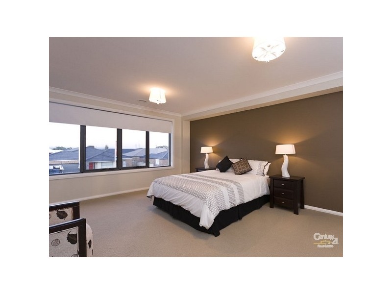 14 Peisley Crescent, Cranbourne East VIC 3977