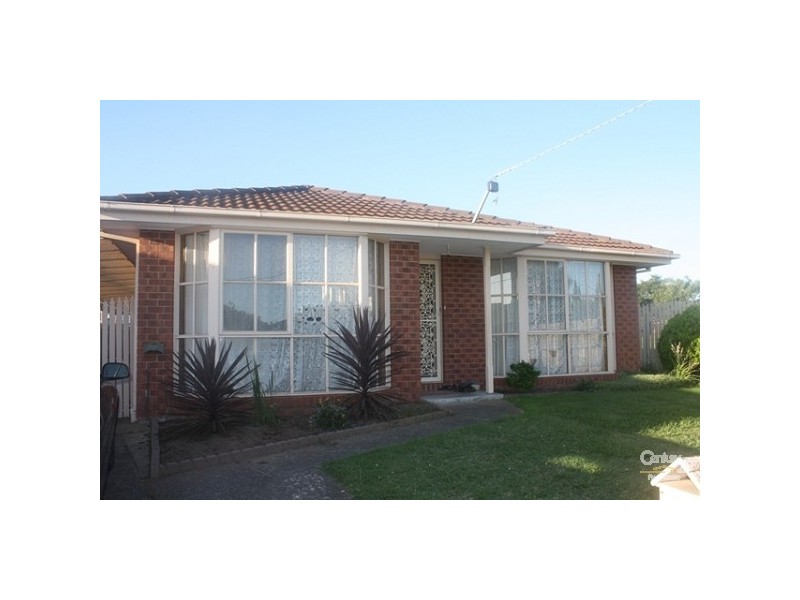 13 Kendari Court, Hampton Park VIC 3976