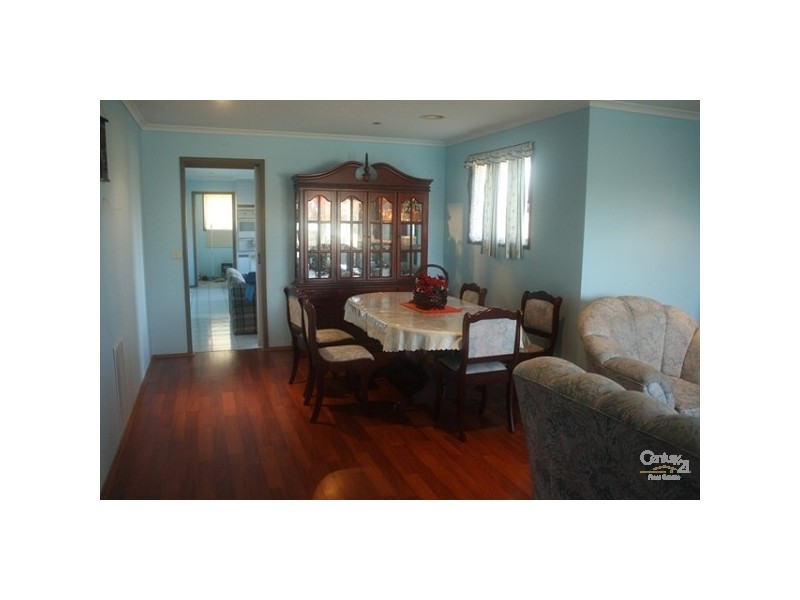 13 Kendari Court, Hampton Park VIC 3976