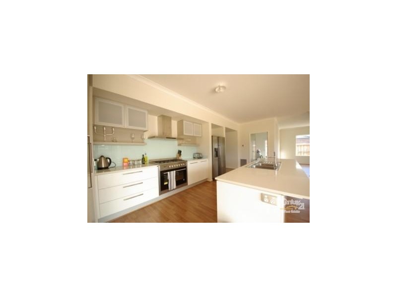 75 MELINGTON DRIVE, Lyndhurst VIC 3975