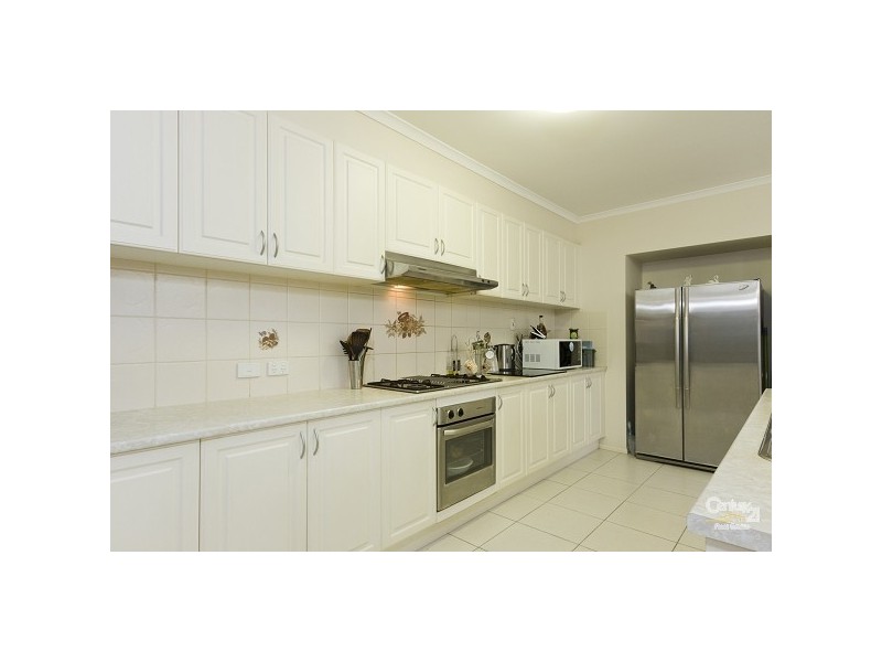 4 Brady Close, Lynbrook VIC 3975