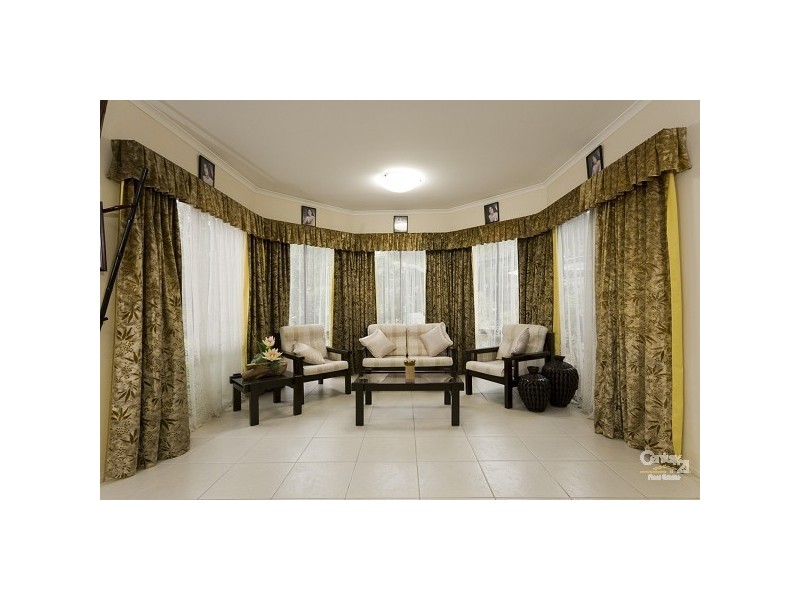 4 Brady Close, Lynbrook VIC 3975