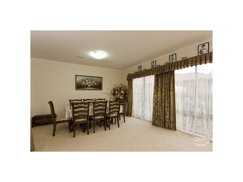 4 Brady Close, Lynbrook VIC 3975