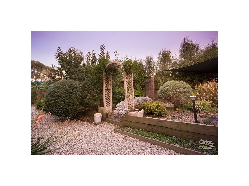 4 Brady Close, Lynbrook VIC 3975