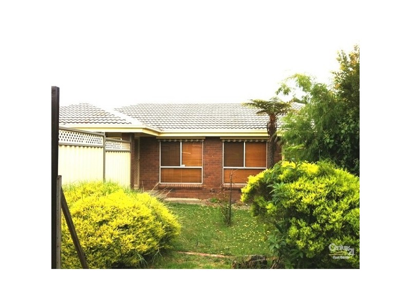 6 Delacombe Drive, Hampton Park VIC 3976