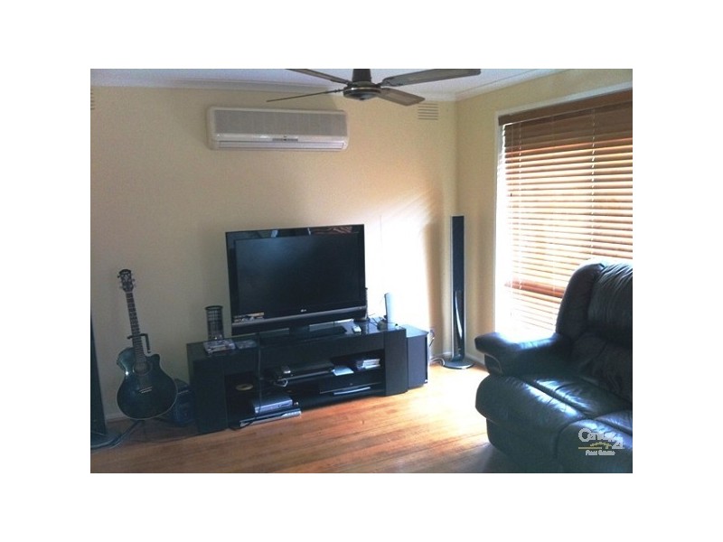 6 Delacombe Drive, Hampton Park VIC 3976