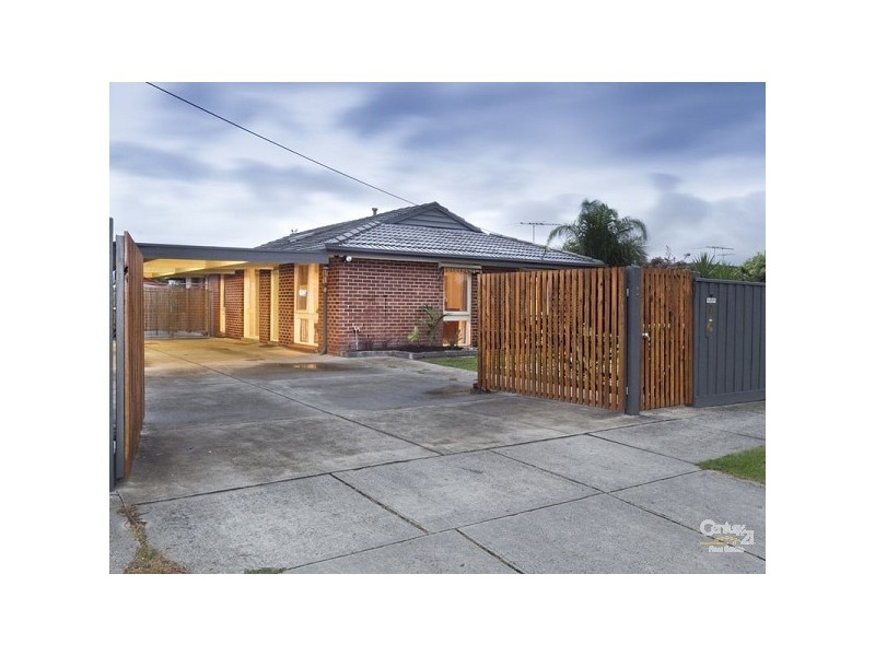 1 Mark Court, Hampton Park VIC 3976