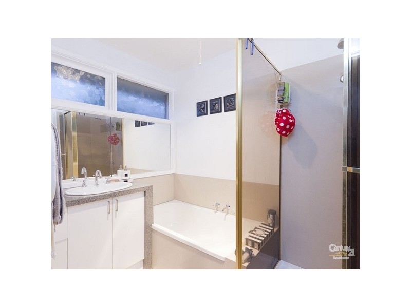 1 Mark Court, Hampton Park VIC 3976