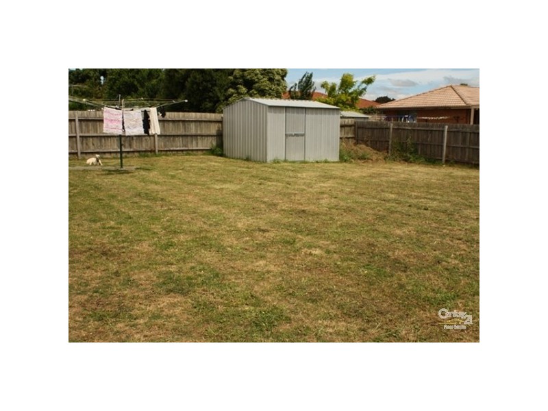 19 Rundell Way, Pakenham VIC 3810