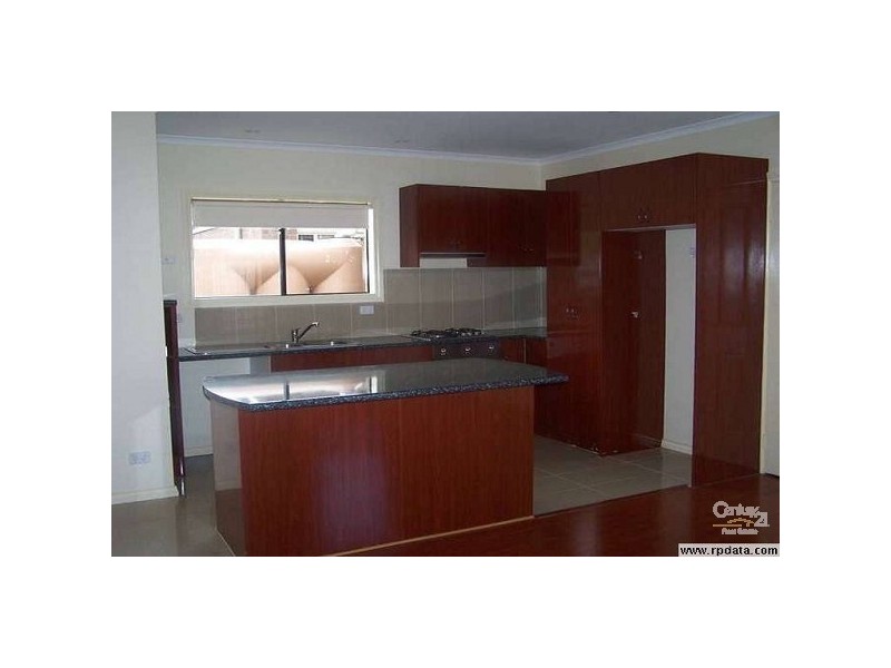 2/30 Grand Central Boulevard, Pakenham VIC 3810