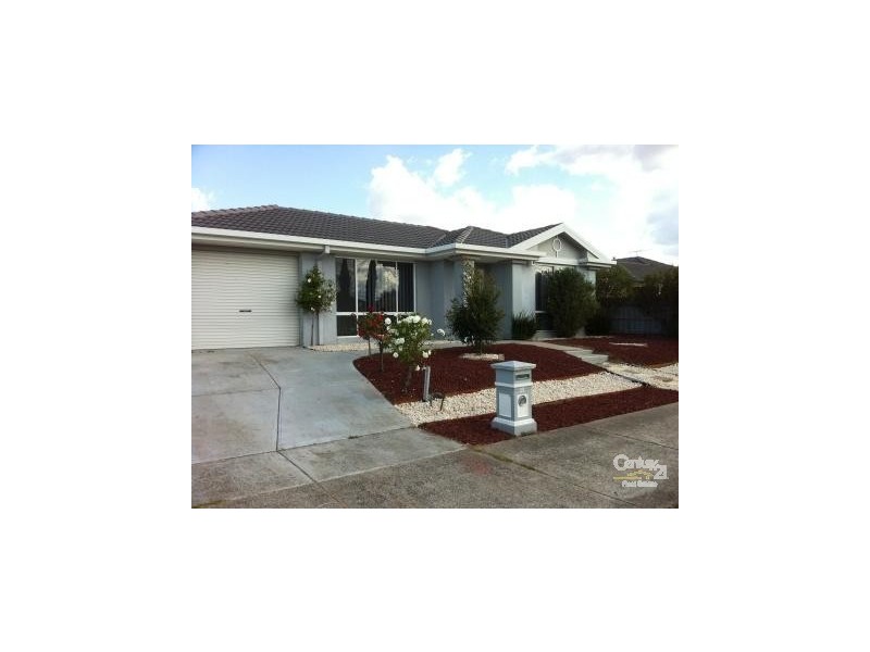 39 Dartmoor Drive, Cranbourne East VIC 3977